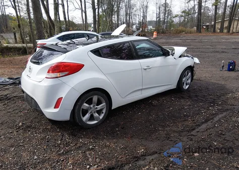 2014 Hyundai Veloster Base W/Black z USA, uszkodzony, nr VIN KMHTC6AD6EU210770